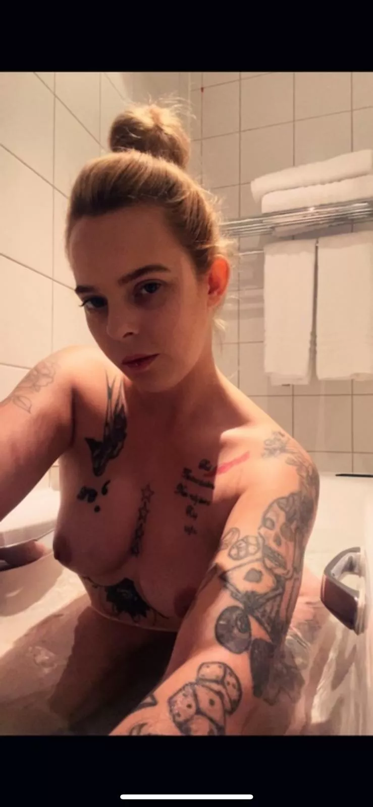 Come here and scrub my back posted by Citrus-Zombie