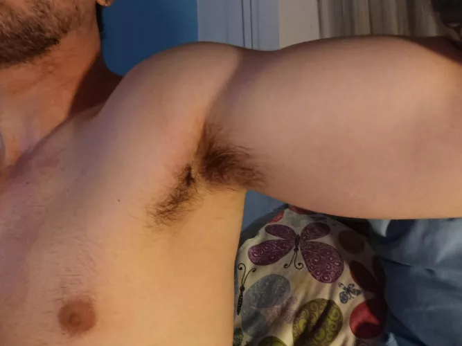 Cute but strong by OutsiderArtt