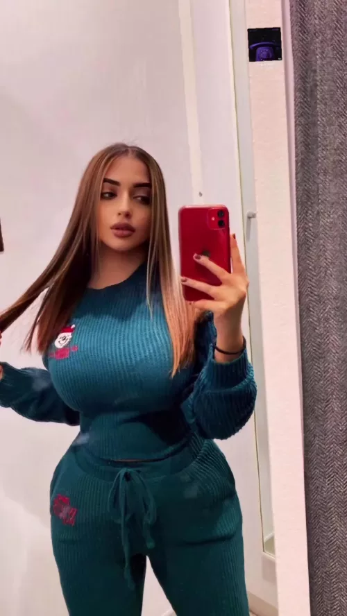 Dressingroom selfie by NoBackUpNoParty