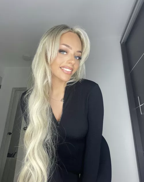 feeling classyyy by Skye1xx