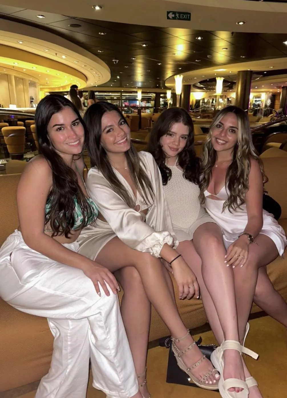 Friends [4] posted by tennisa_zelal