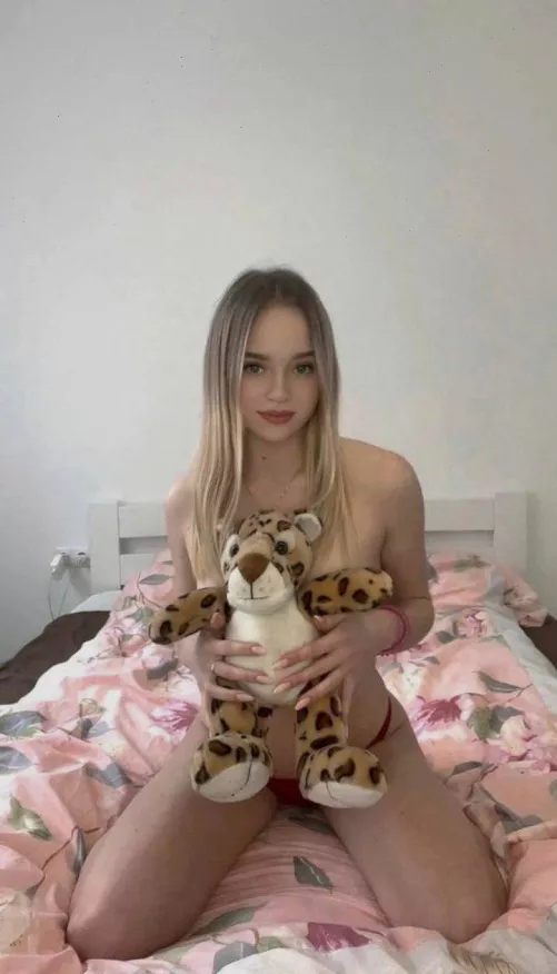 @gloriapreuni (Gloria) by uncanny4