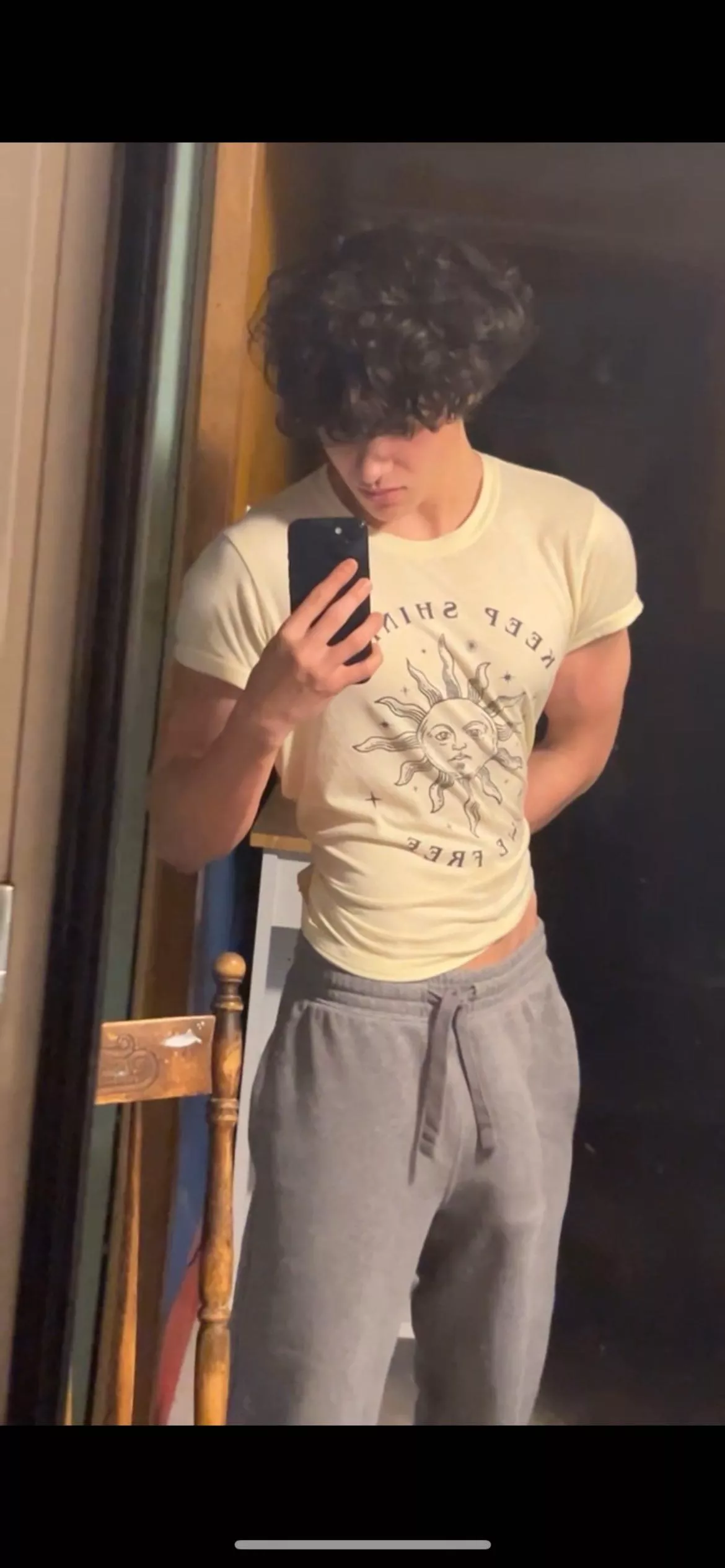 How’s the sweatpants  posted by Elijah_0669