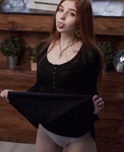 Look, just be quick by -Sunny_Bunny-