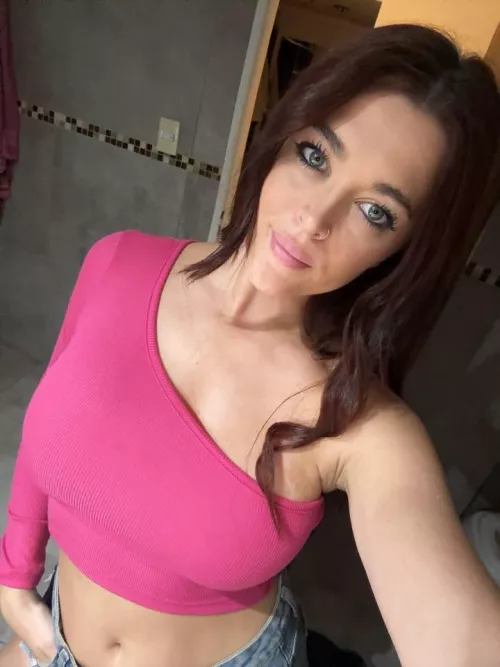 Look me in the eyes not on my crop by poopsoklord