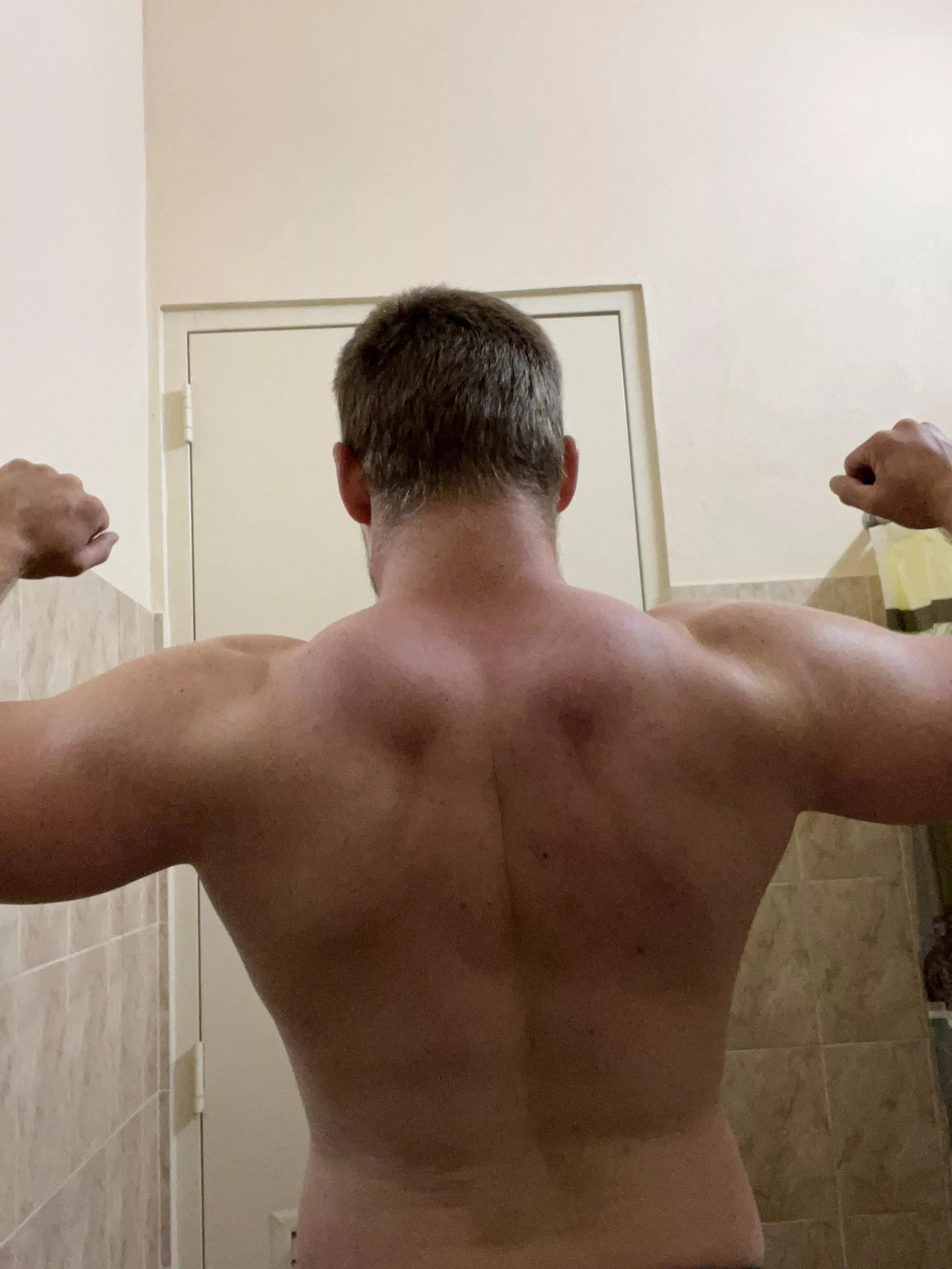 (M) back day (m4f) posted by Stock_big_1986