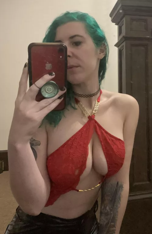 Mirror selfie by sirenskiss3