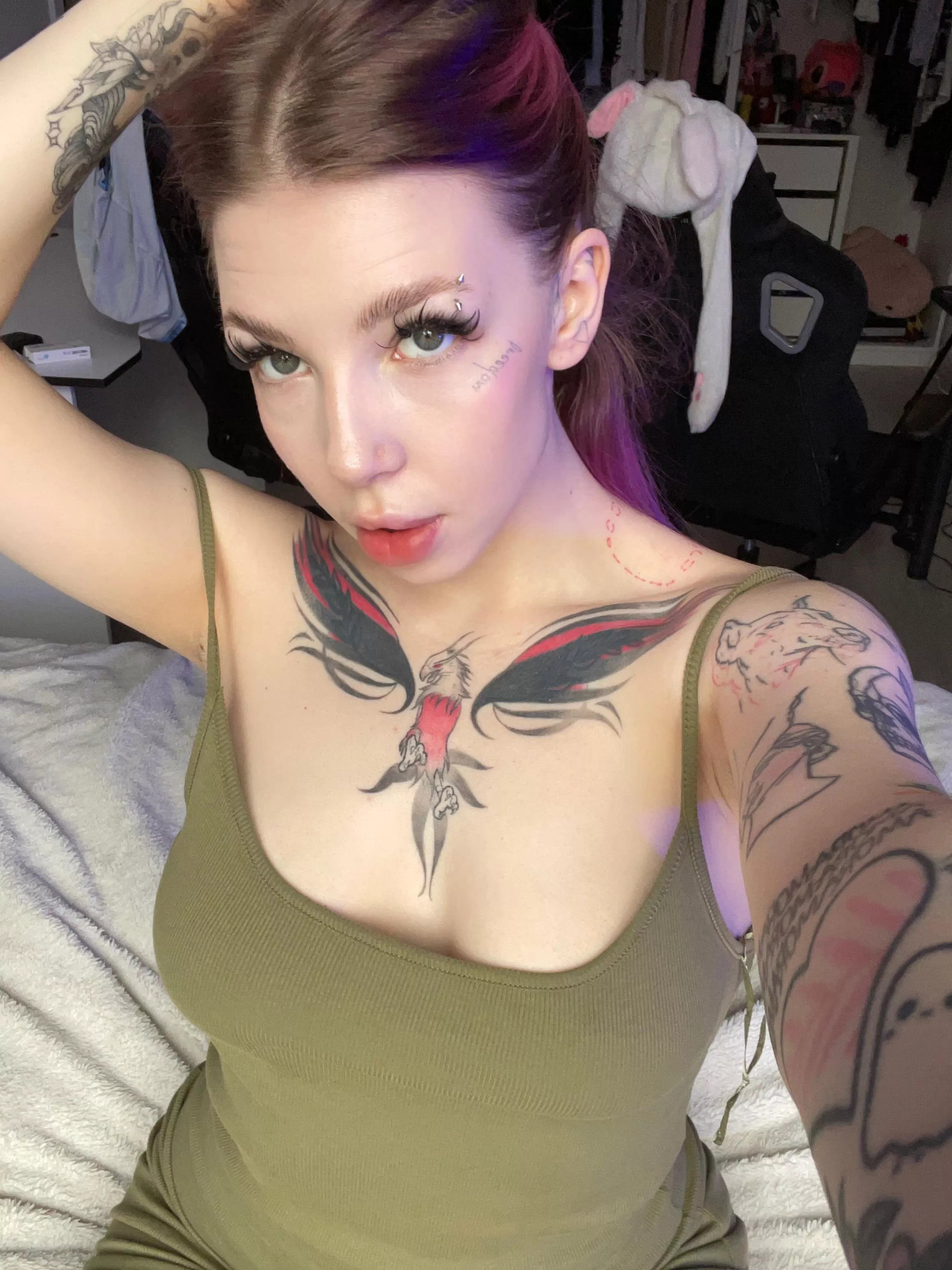 mommy dimitrescu is home [oc] posted by lsakalik