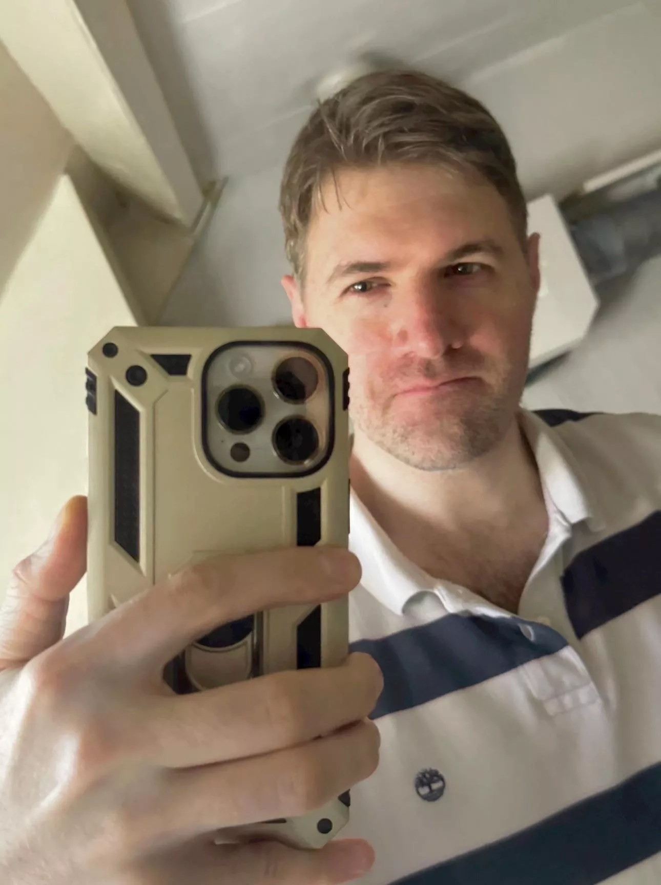 Proof that I’m a real person, since AI would never create such a boring picture 😅 posted by No_Contribution1489