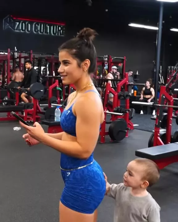 Sara Saffari  posted by bigdickenergyboy