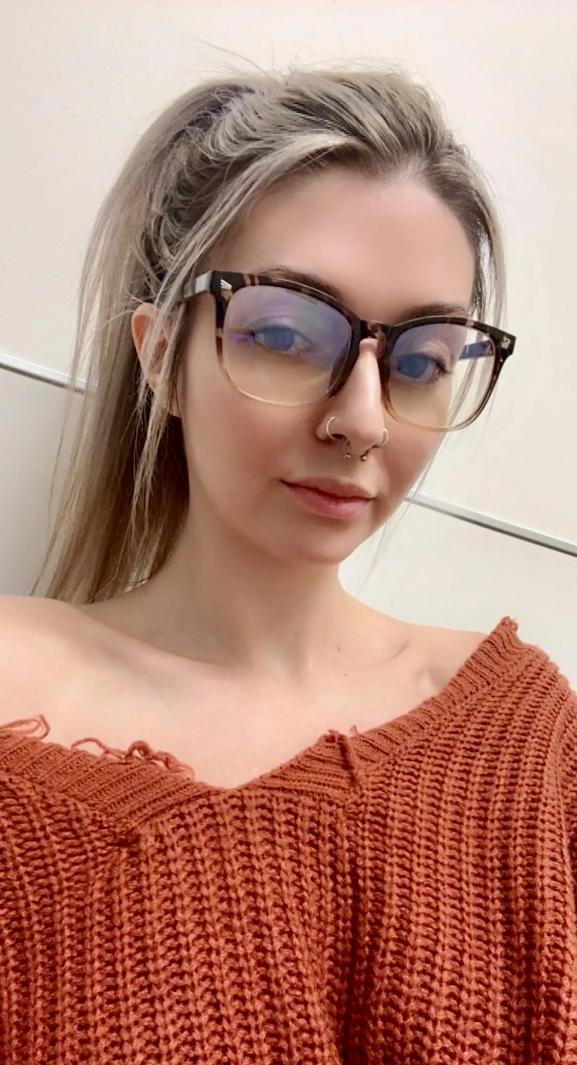 Someone told I look bad in glasses posted by kelsikingstonn_