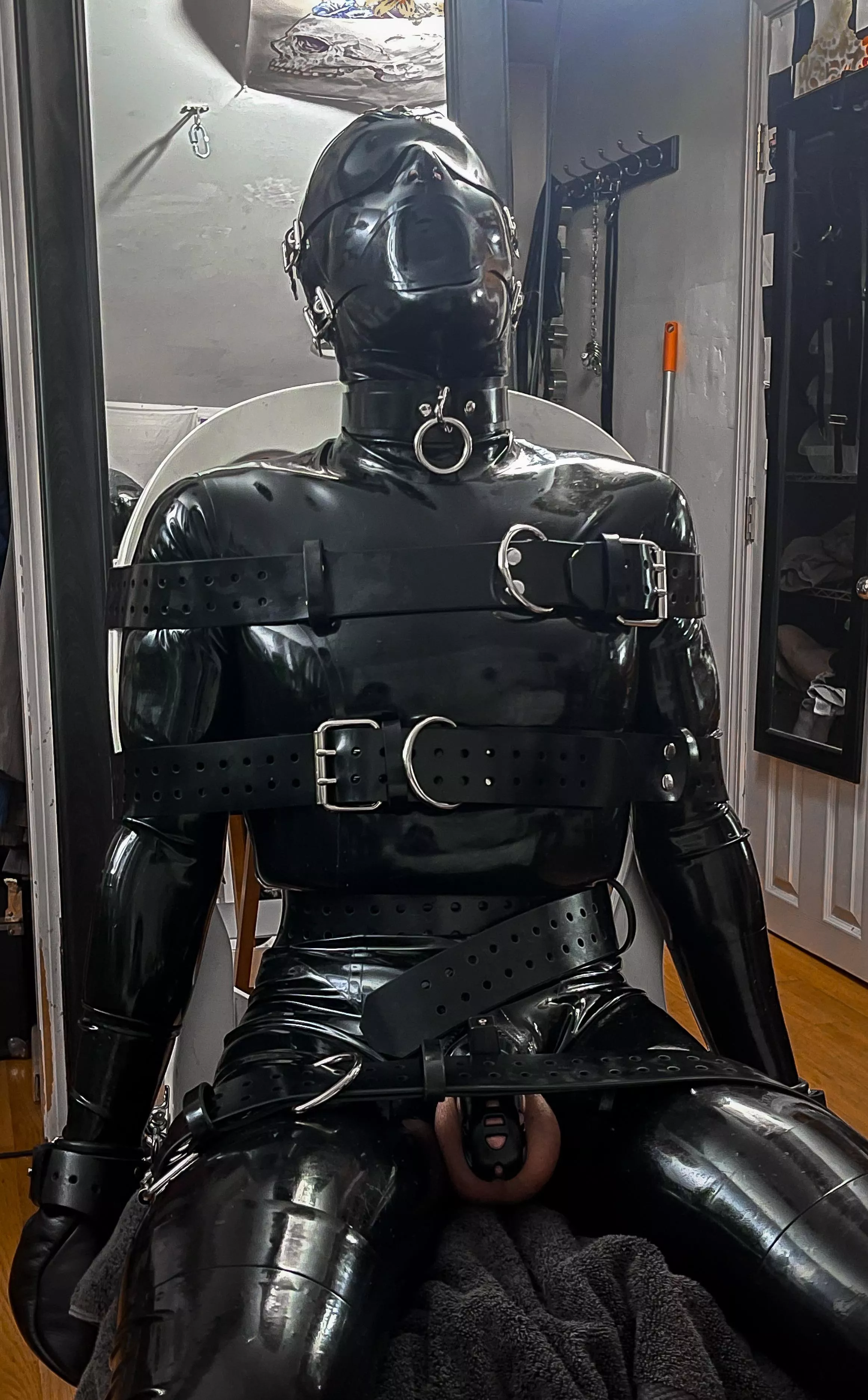 strapped wayyyy down:3 posted by spogeeee