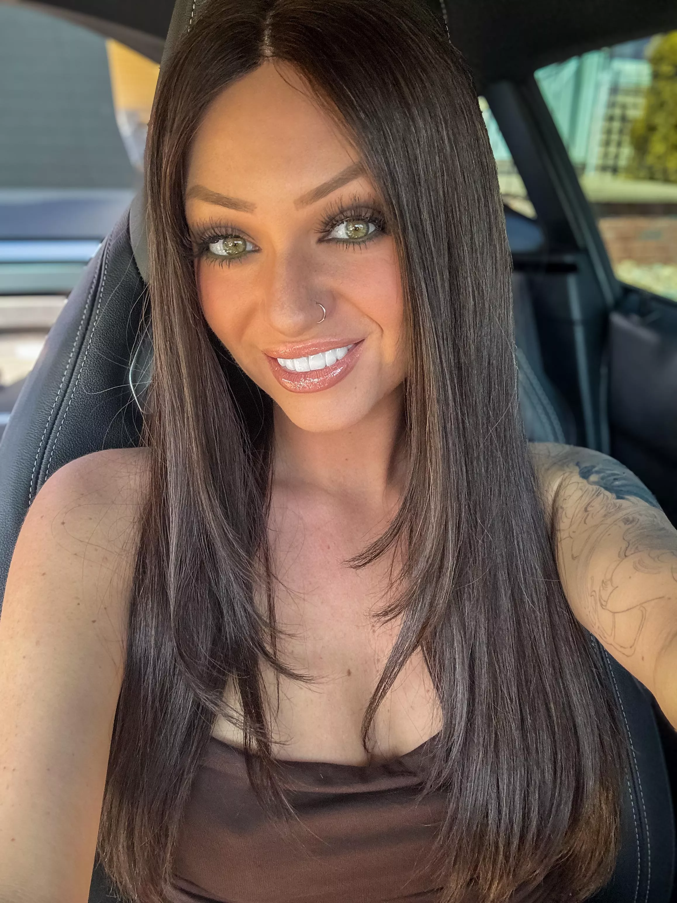 Supra selfie posted by Daintylittlesole