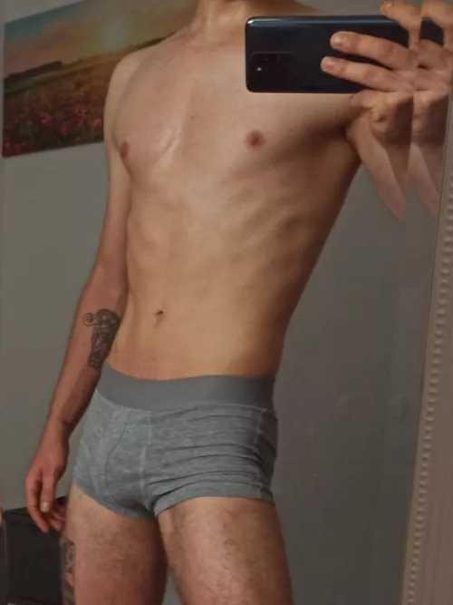 22 big cock top looking for OLDER bottoms with good ass to pound. be fit and masculine. sc: guygonewild00 by xplsman