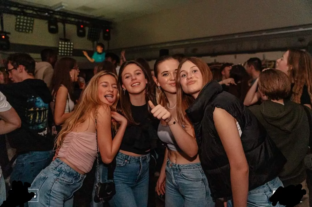 [4] horny girls at a party, which one goes home with you?  posted by ElectricalAnimal2210