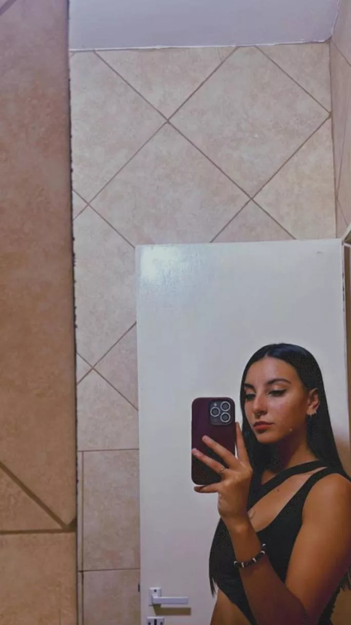  Can you just shove your face between my legs  posted by kmo42994