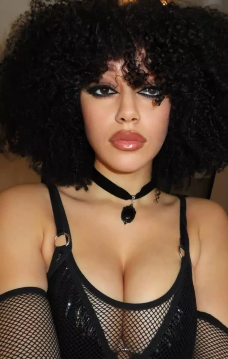 do older men find me attractive? posted by Samiraxoxodarky