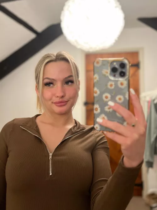 Do short girls like me turn you on? by ella_graceee