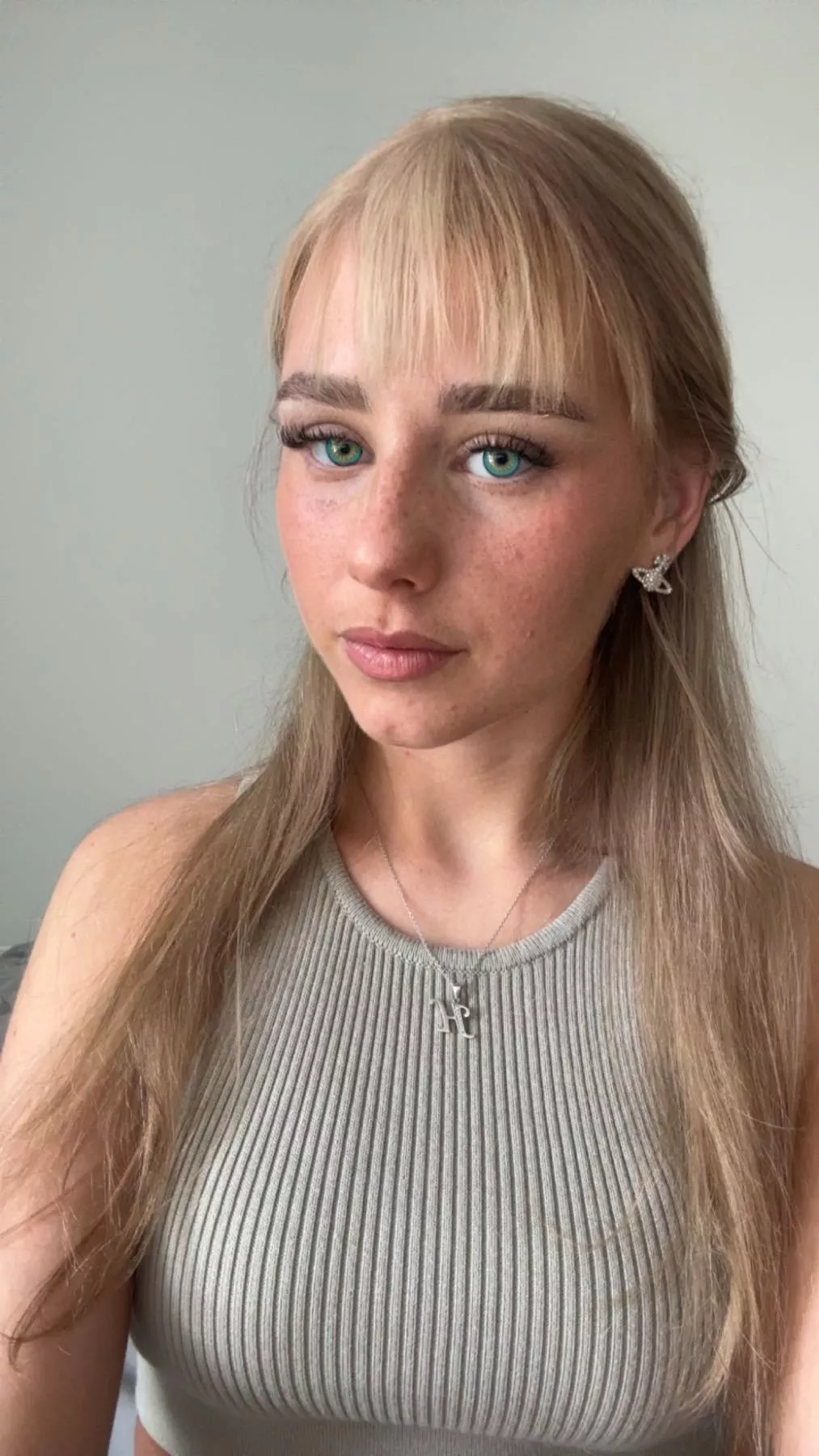 Do you think this crop top looks cute on me posted by Ruth_Lewist