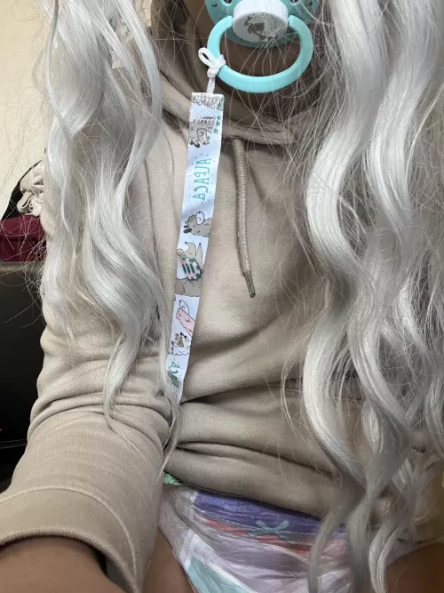 Hewo 👋🏻 by Uptown_Blossoms