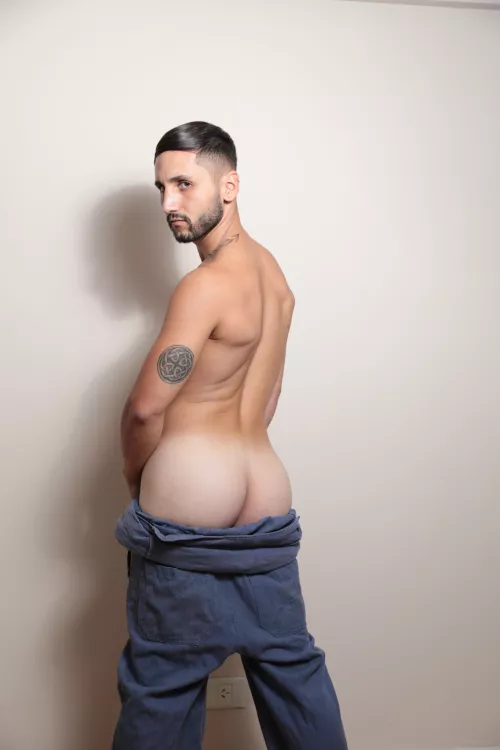 Hi 😈 rate me?  by yourshotdreams