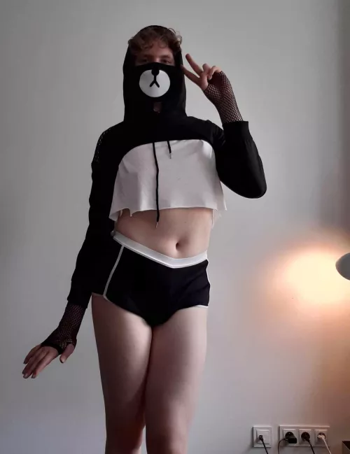 hiiii :3 by notintheworld_