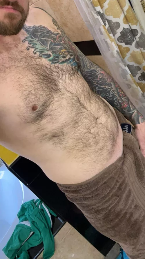 Horny and bored at work, Dm me!  by Electrical-Mango9204