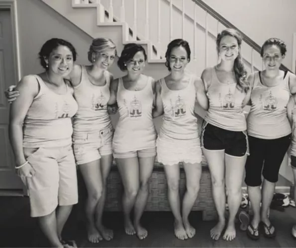 Hot friends by bmfan17