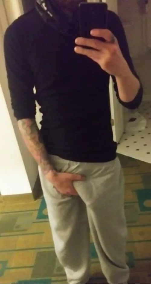 Hotel outfit. by karloffslastgrin