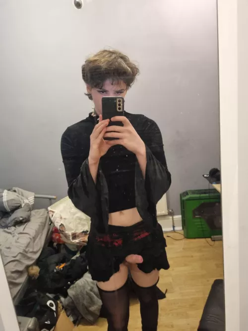 ignore my messy room :p by ophy46