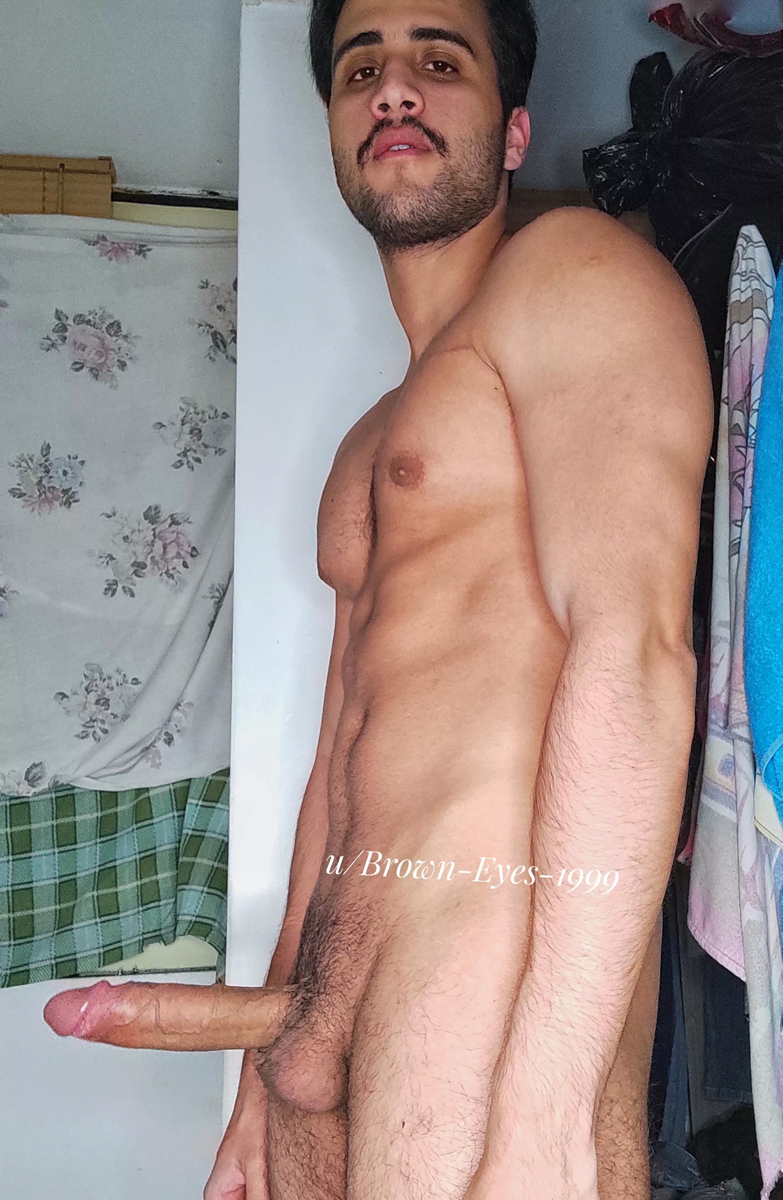 Imagine that I am your friend and I send you this photo by mistake. What would you do? 🤔. posted by Brown-Eyes-1999