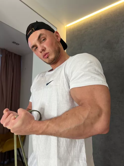 In my spare time, I'm practicing my hands by dylan_claes