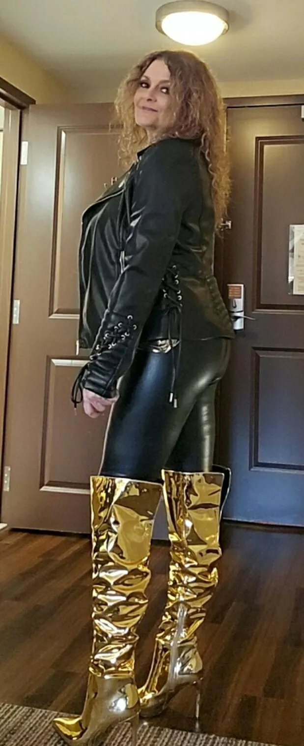 Love my new gold boots 👢 💛 ✨️  posted by prettyeyesinwv