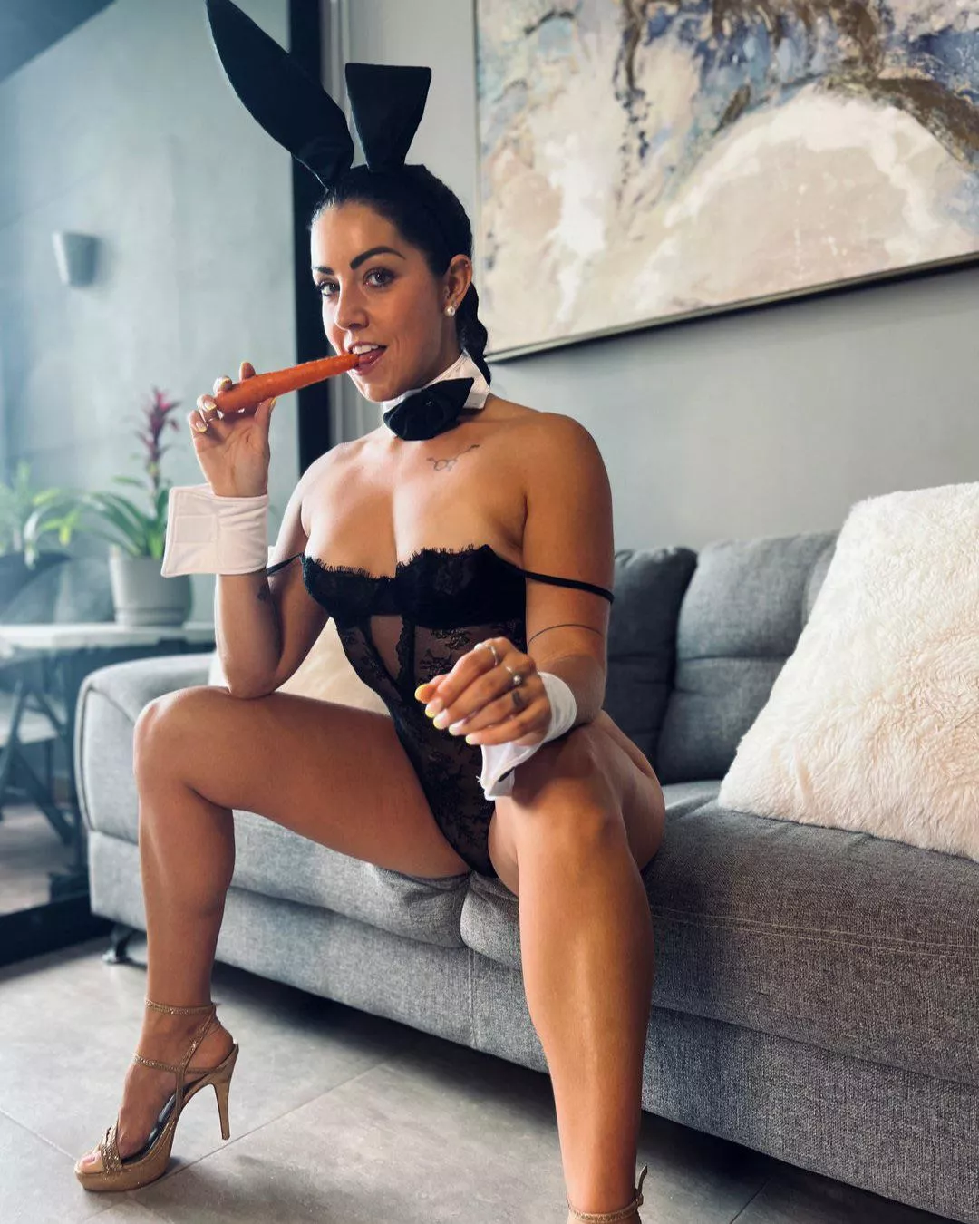 Naughty Bunny posted by whitetoweltw