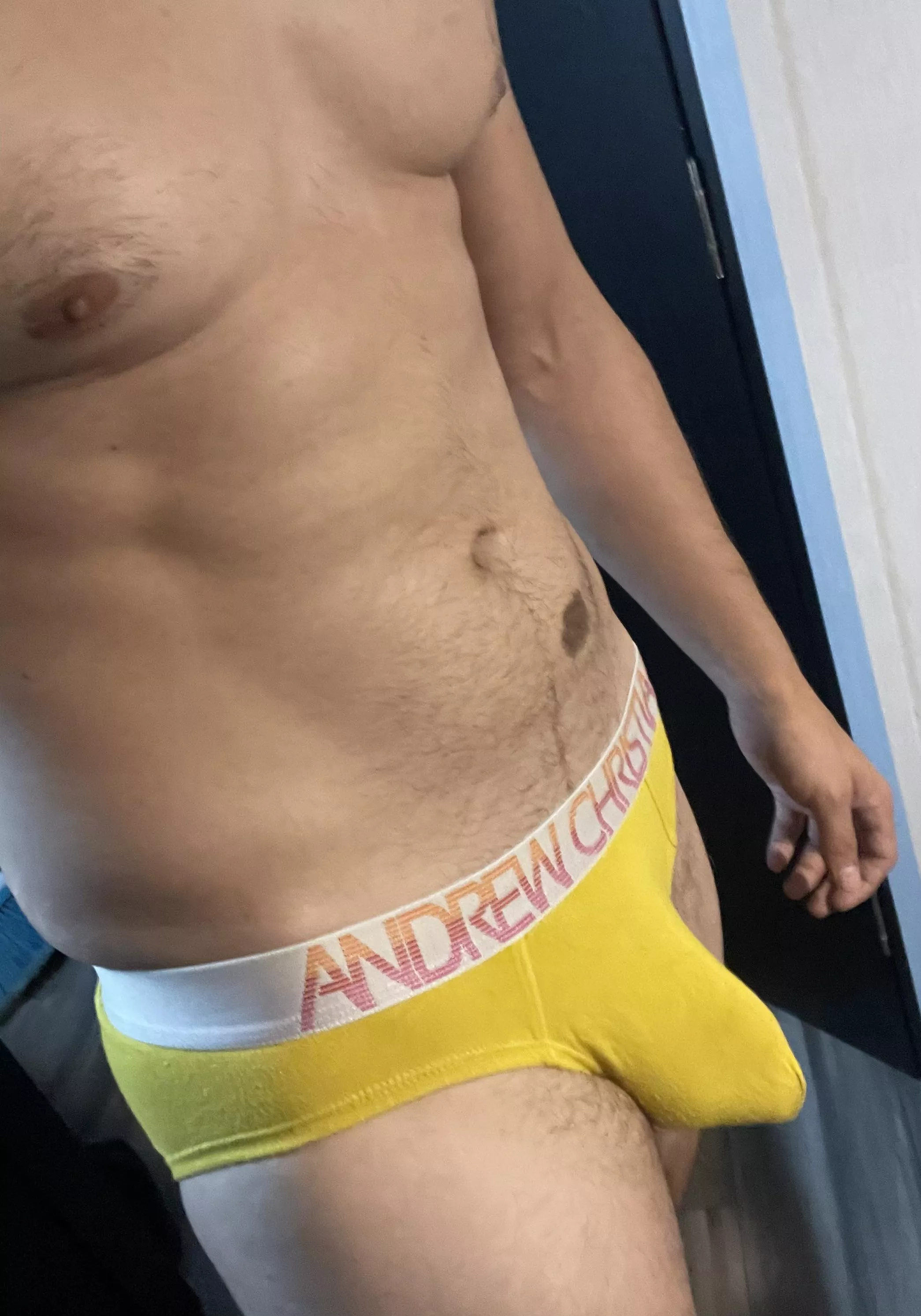 Nothing like some yellow to brighten your day. posted by calidead