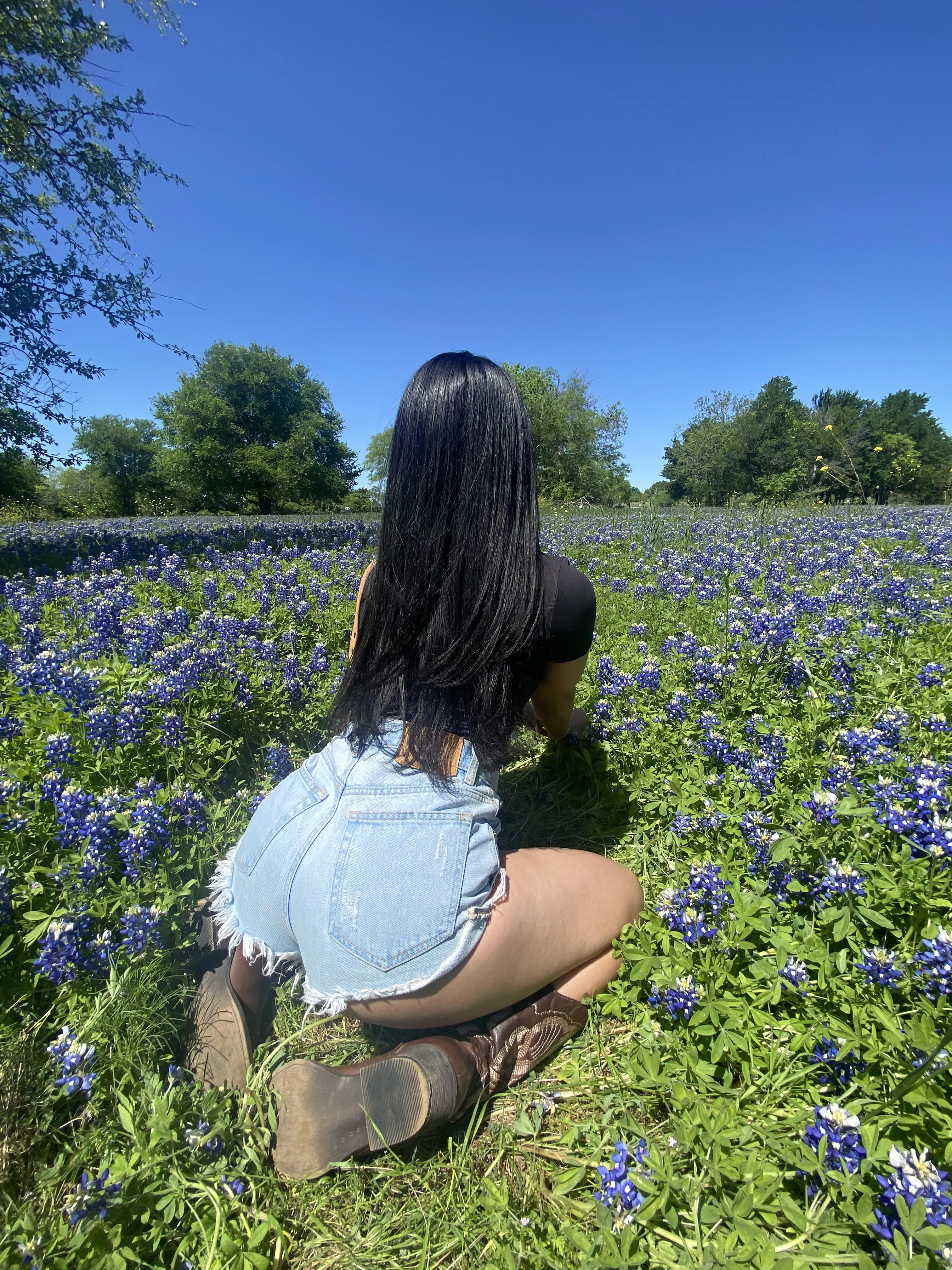 these boots are made for walking 🤠 posted by melanienextdoorr