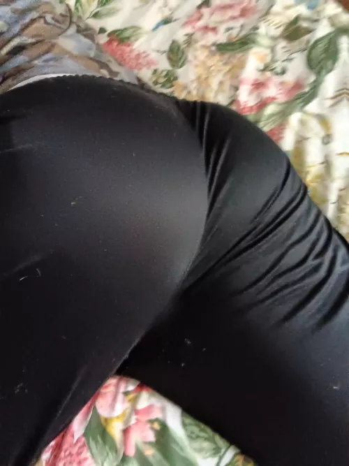 These may be getting too tight by FatedCrimsonBinome