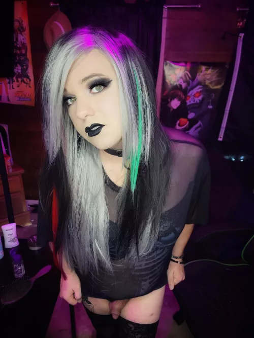 Wanna feel it get hard in ur mouth? by VanessaFae