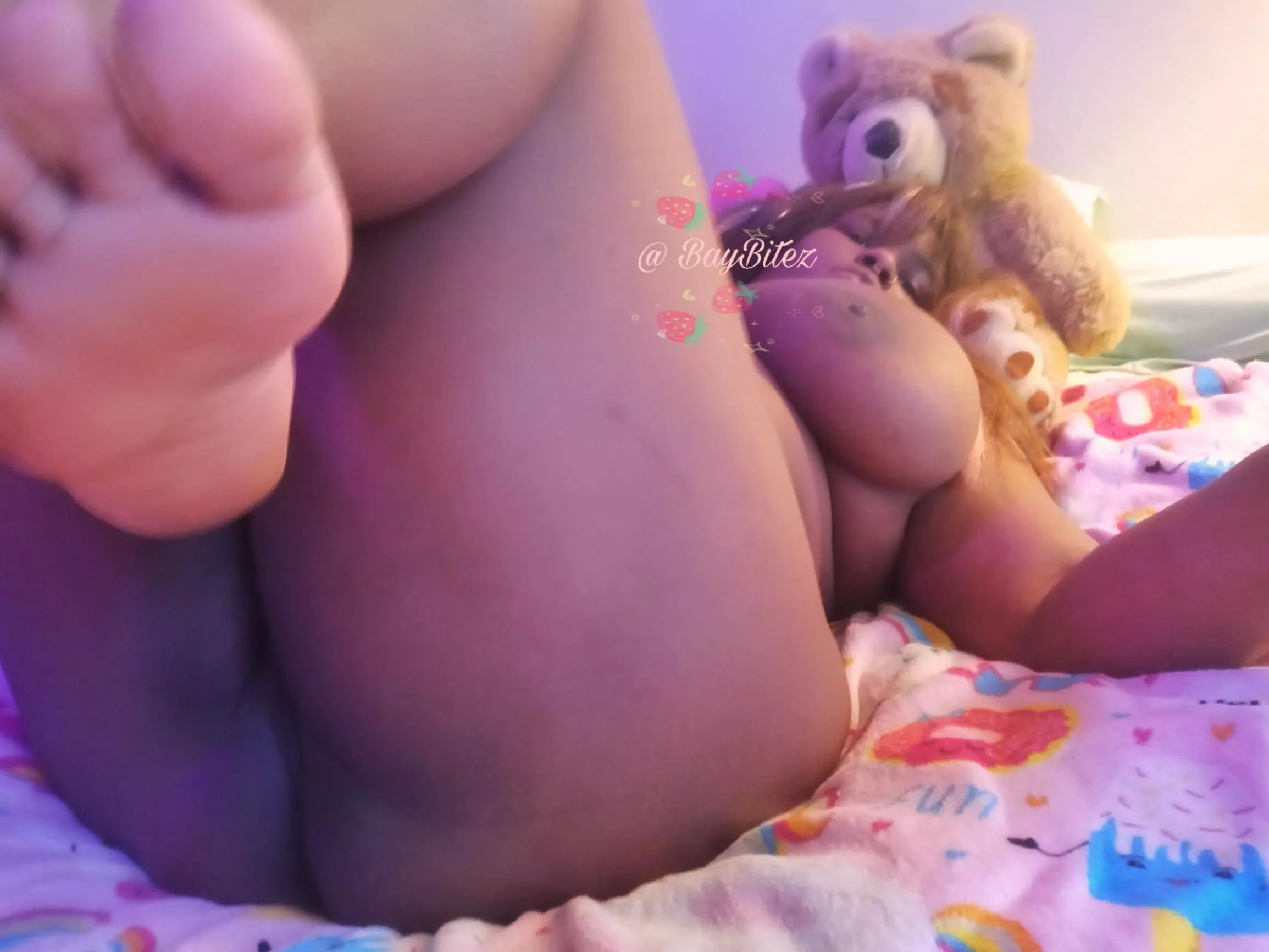 What's your favorite on me, toes, thighs, butt, or boobs? posted by BayBrightx