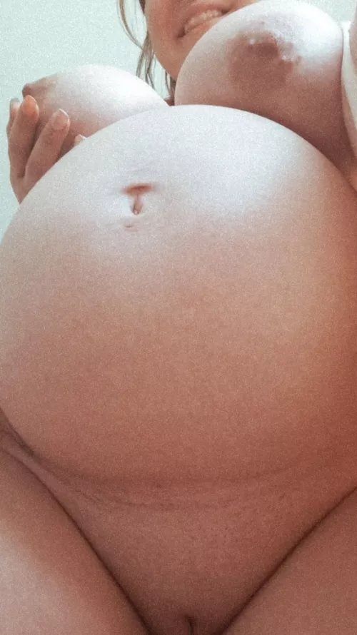 Who wants to watch me rub oil all over my milkers an belly?  by notokay915