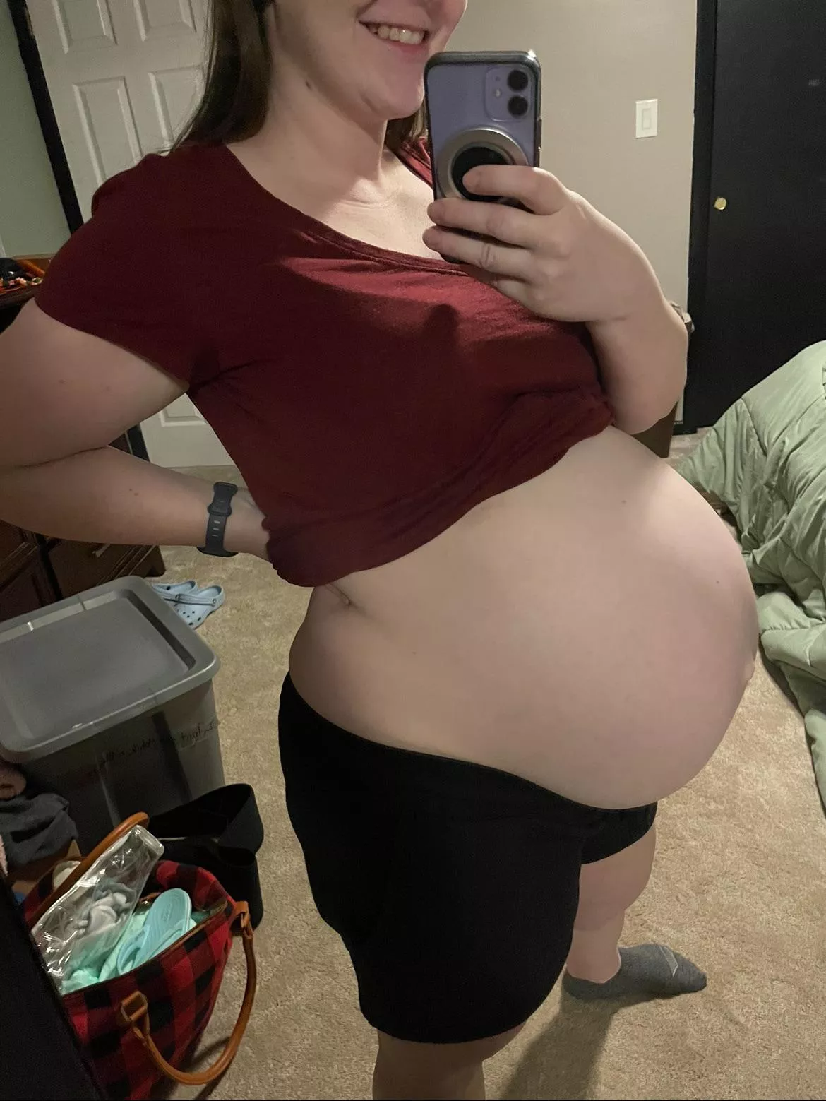 32 weeks with twins now! Getting so close to the end :) posted by preg_mom_of_twins