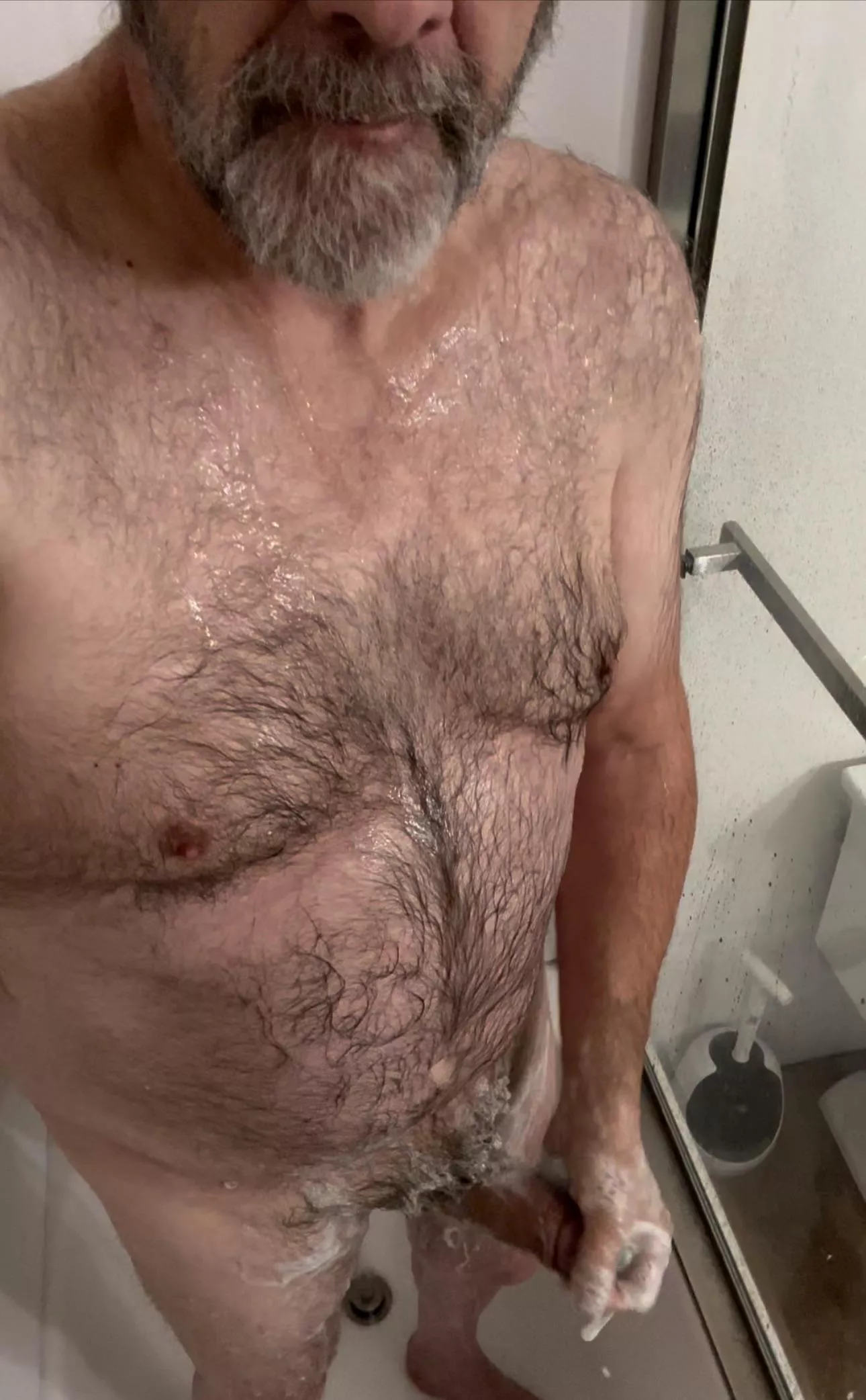 (68)Do I qualify to be here?! posted by Big_Extreme0505