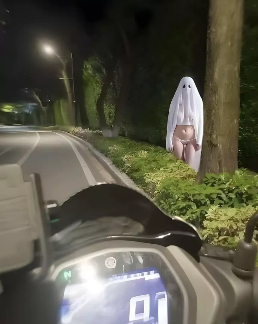 A ghost by the road!!! by Ixz72