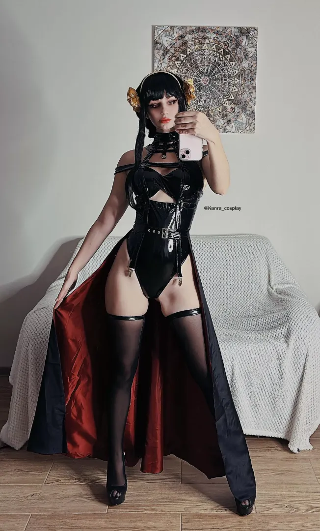 Are my legs enough long? by Kanra_Cosplay