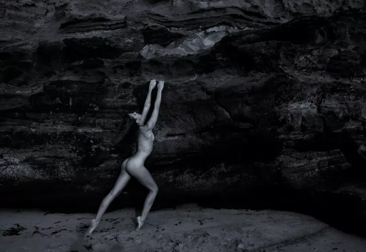 Dancing in nature 📷 shift of focus by Rileyjademodel