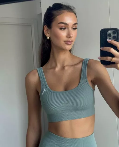 do u like girls who workout?  by devilndaisies