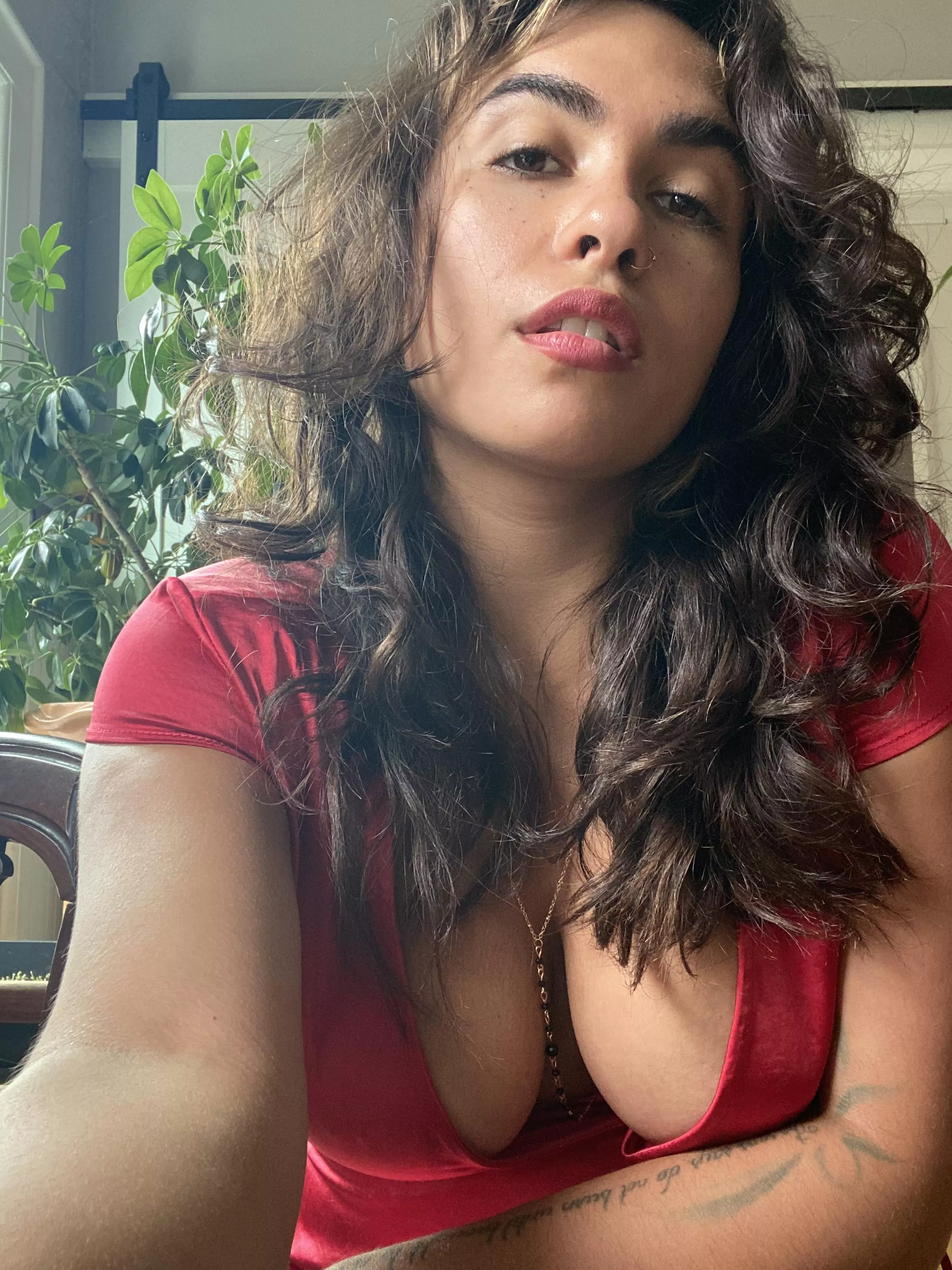 Do you like me in red? posted by ohlolafernandez