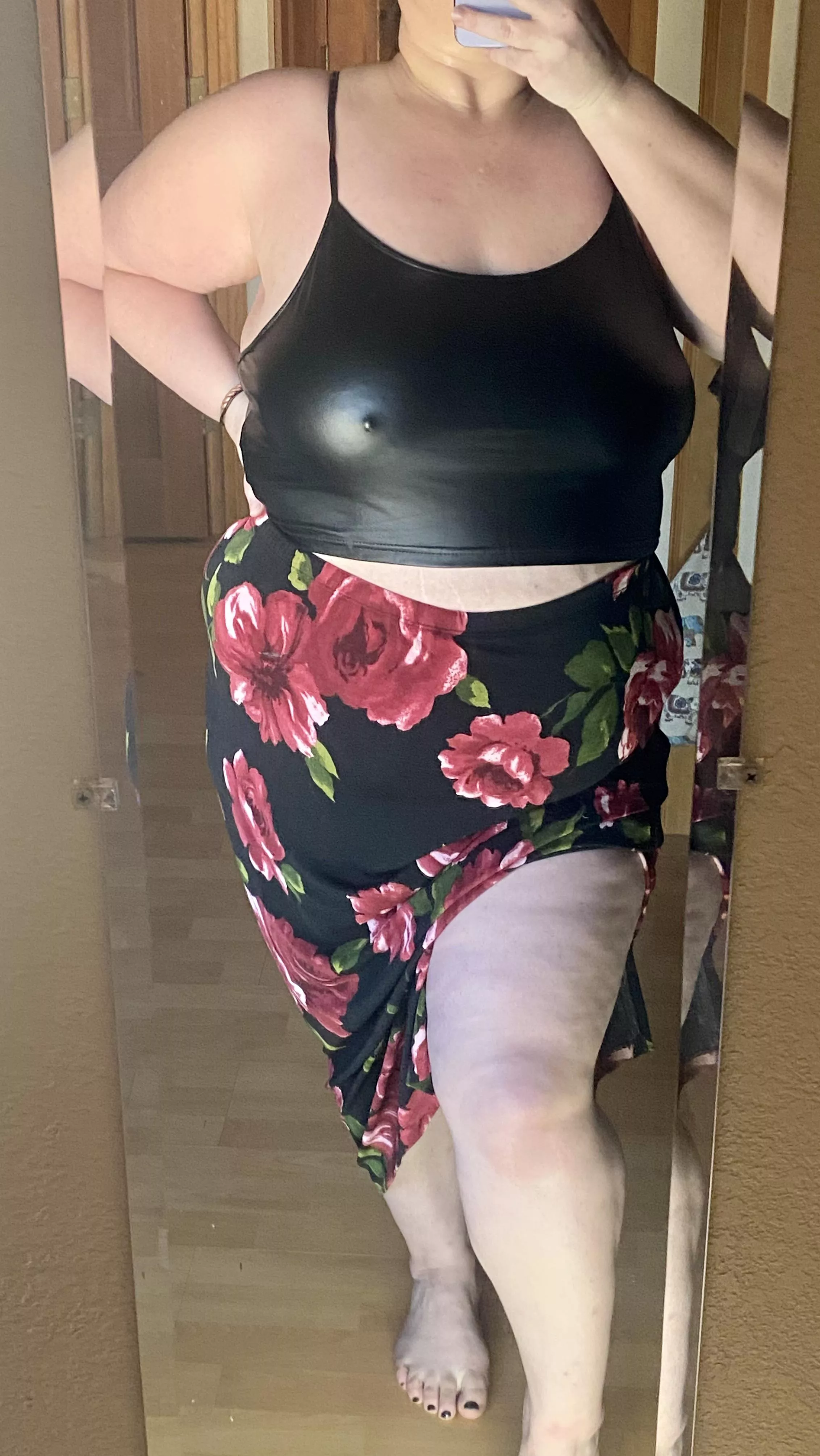 Get on the floor and worship me posted by Eliza_wilcoxx