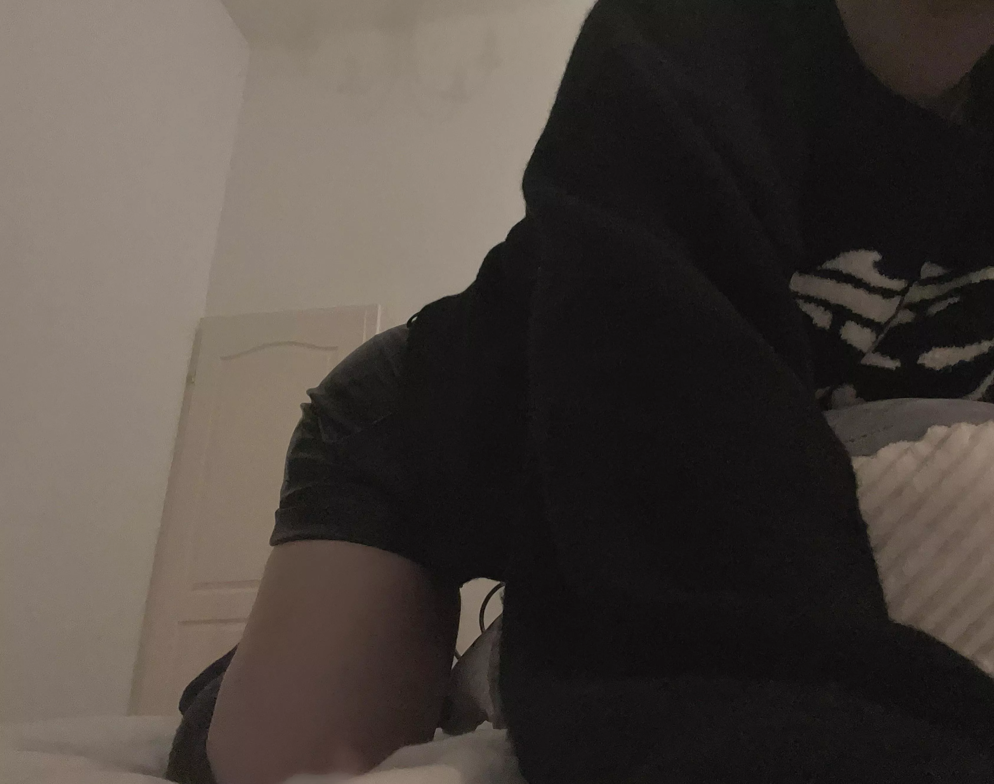 good morning~ 🖤 posted by Initial-Winner-9371