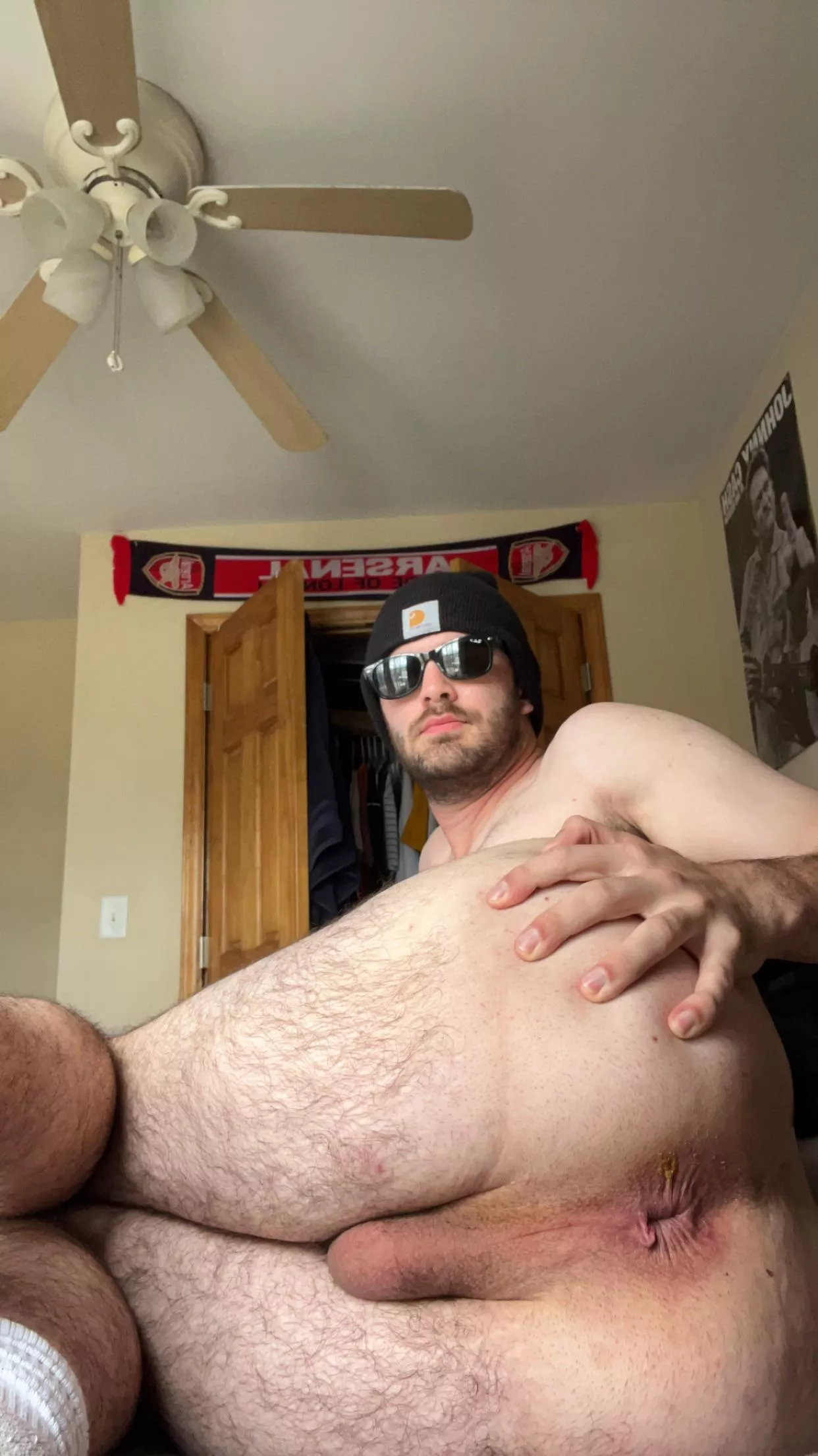 Hey boys, dm posted by Born_Piece_2543